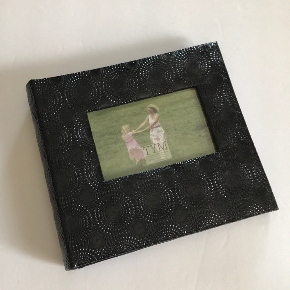 Black Swirly Photo Album